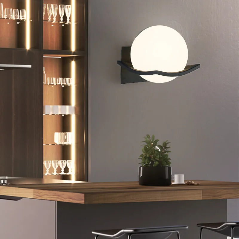 Applique murale Makar | Applique murale globe en verre de style européen moderne