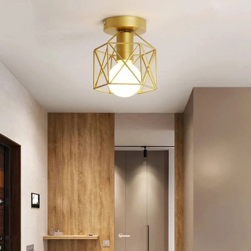 Plafonnier doré moderne | Design géométrique en cage métallique
