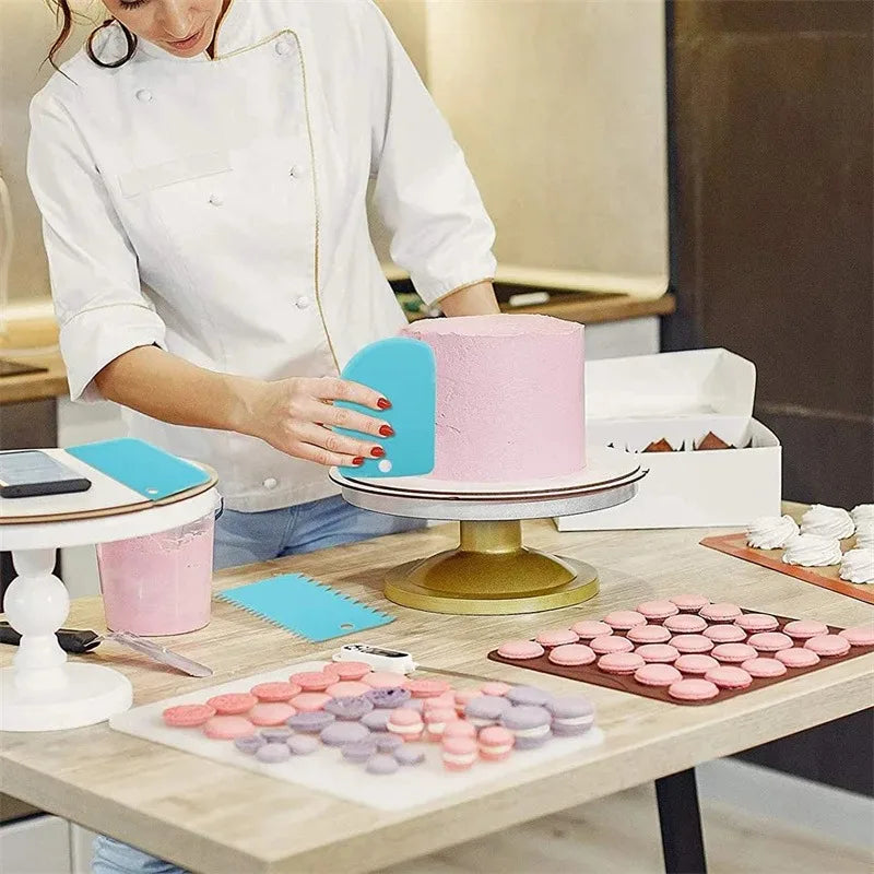 Piping Bags and Nozzles Set