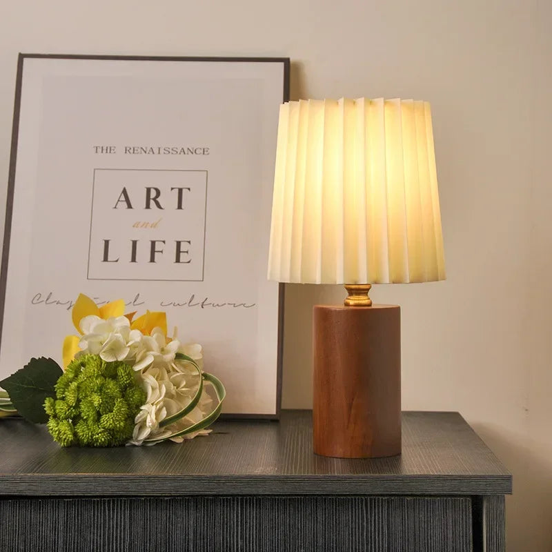 Lampe de table plissée médiévale | Design nordique avec base en bois