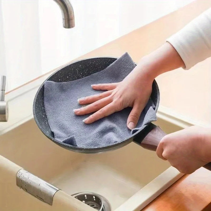 Microfibre Cleaning Cloths, Roll of 20