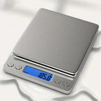 Digital kitchen scale with stainless steel platform