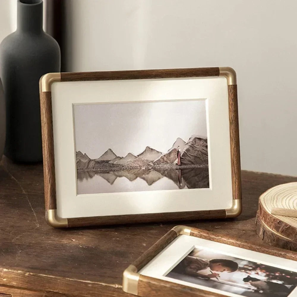 Cadre photo de table Brooks | Design vintage bois et laiton